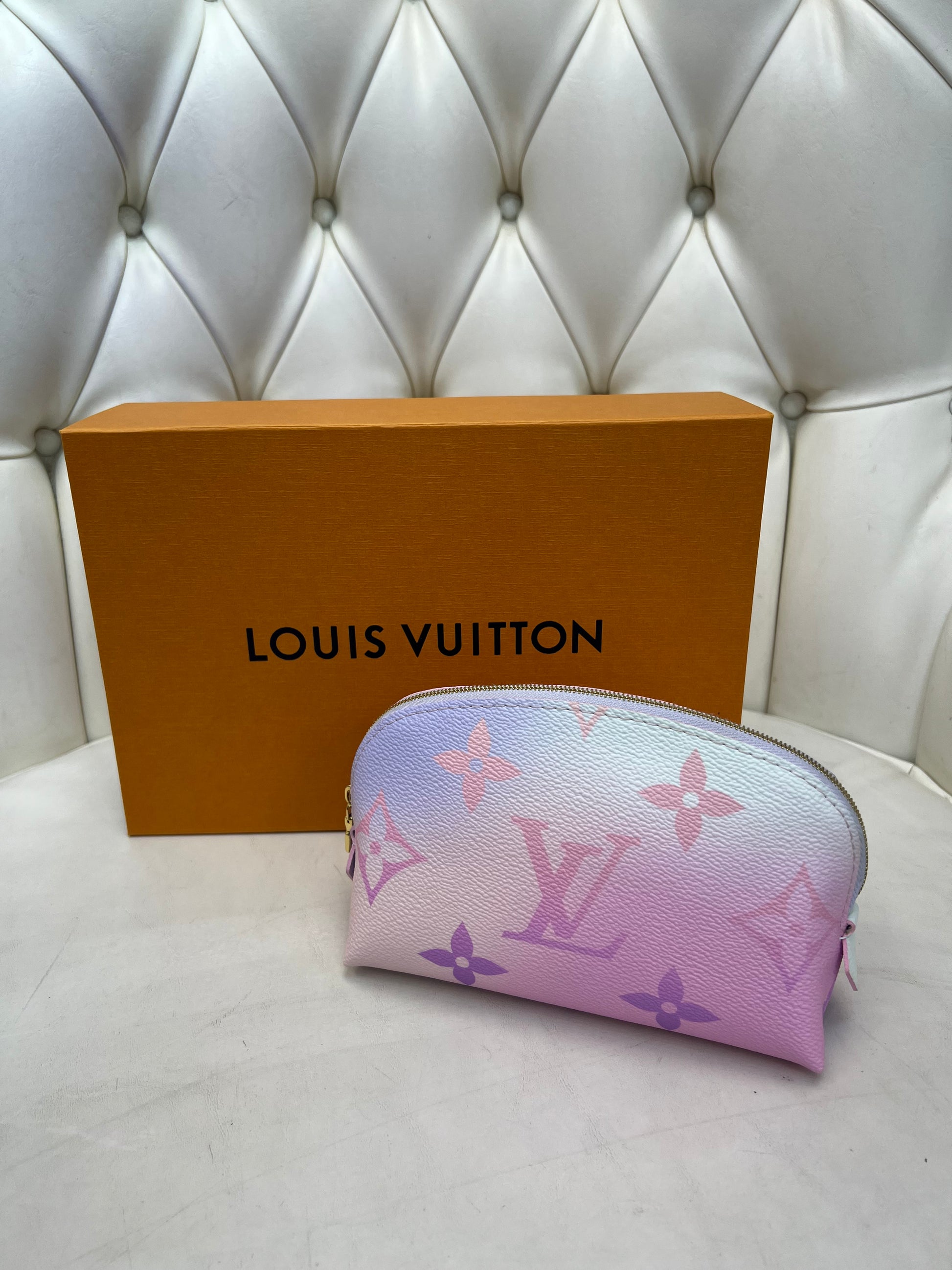Louis Vuitton Monogram Giant Sunrise Pastel Cosmetic Pouch – J'Adore  Wakefield
