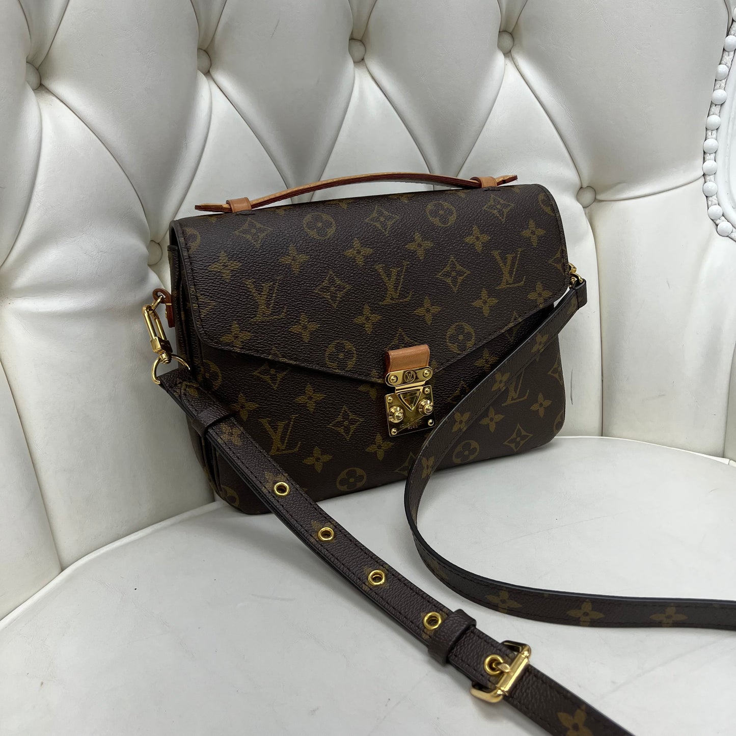 Louis Vuitton Pochette Métis Monogram