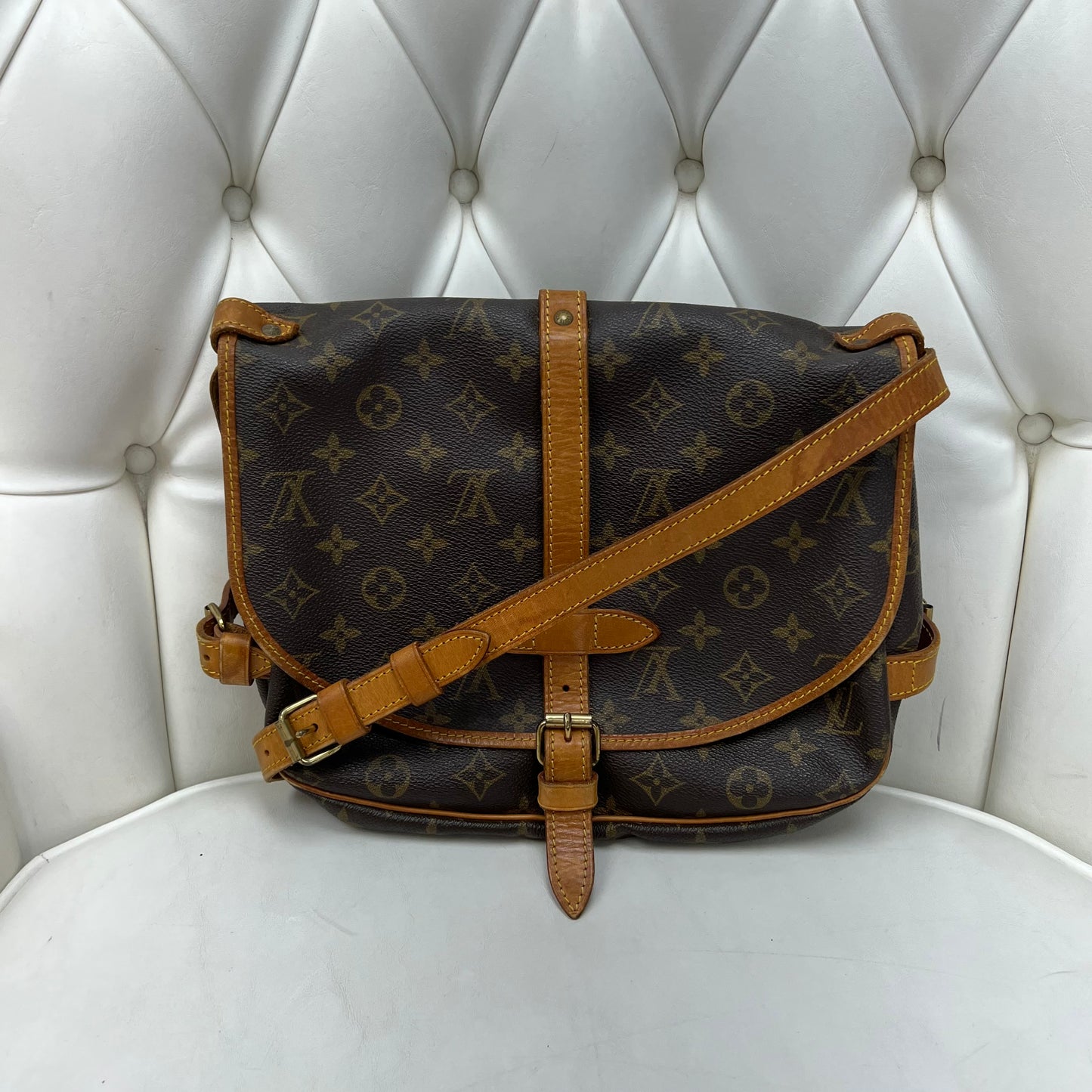 Louis Vuitton Saumur 30 Crossbody Monogram