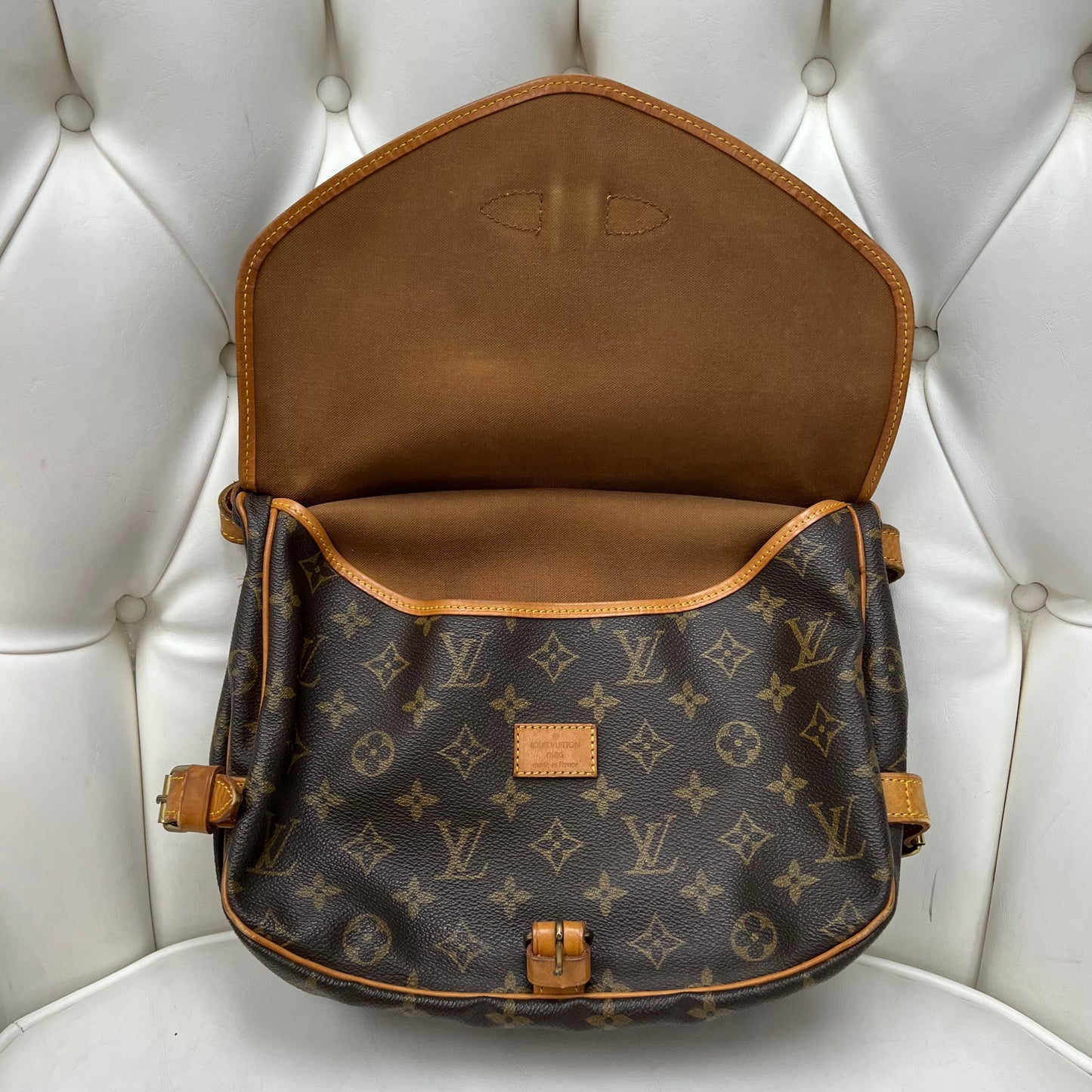 Louis Vuitton Saumur 30 Crossbody Monogram