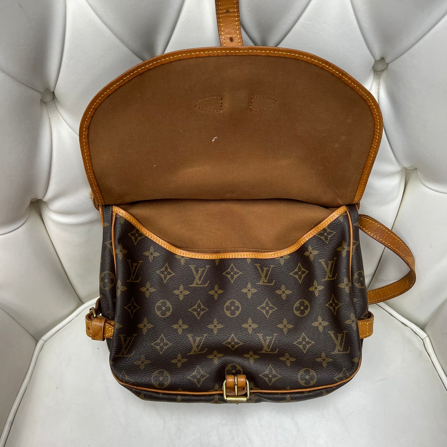 Louis Vuitton Saumur 30 Crossbody Monogram