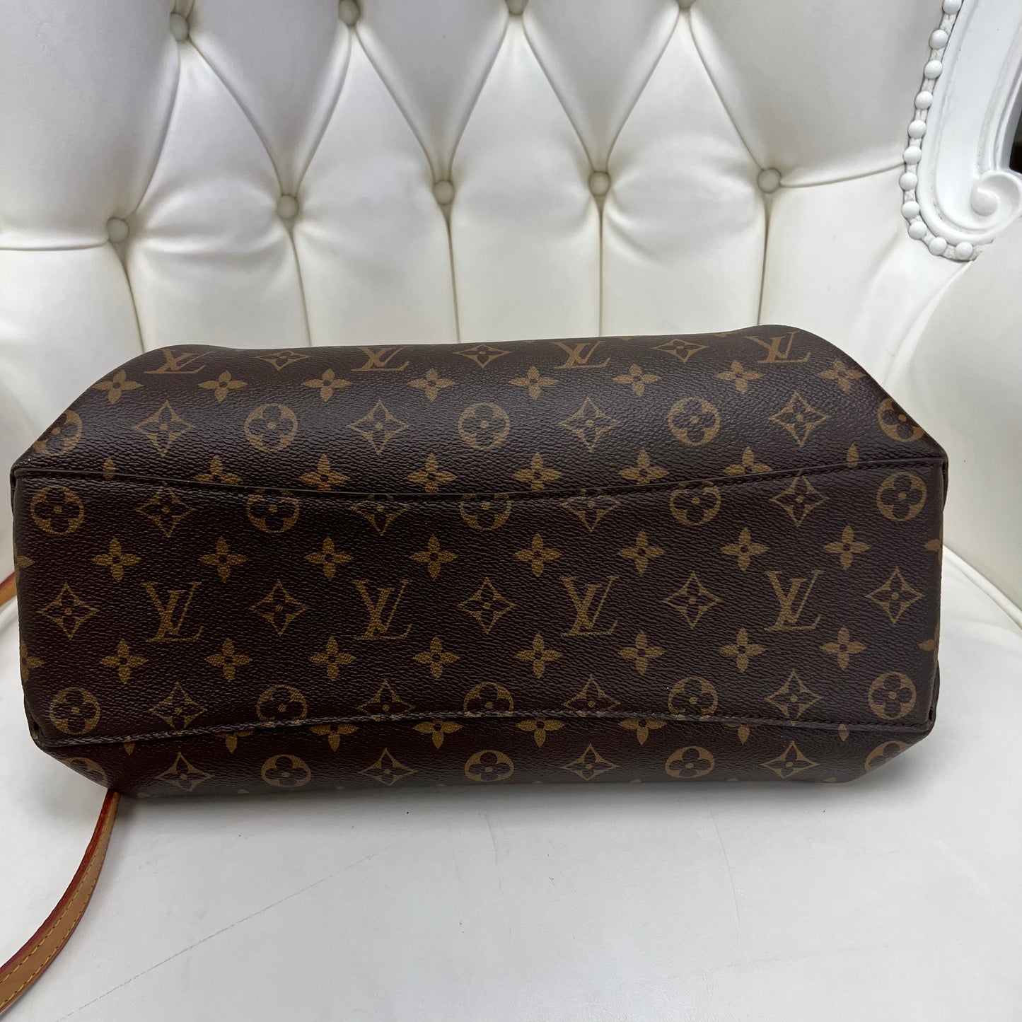 Louis Vuitton Rivoli MM Monogram