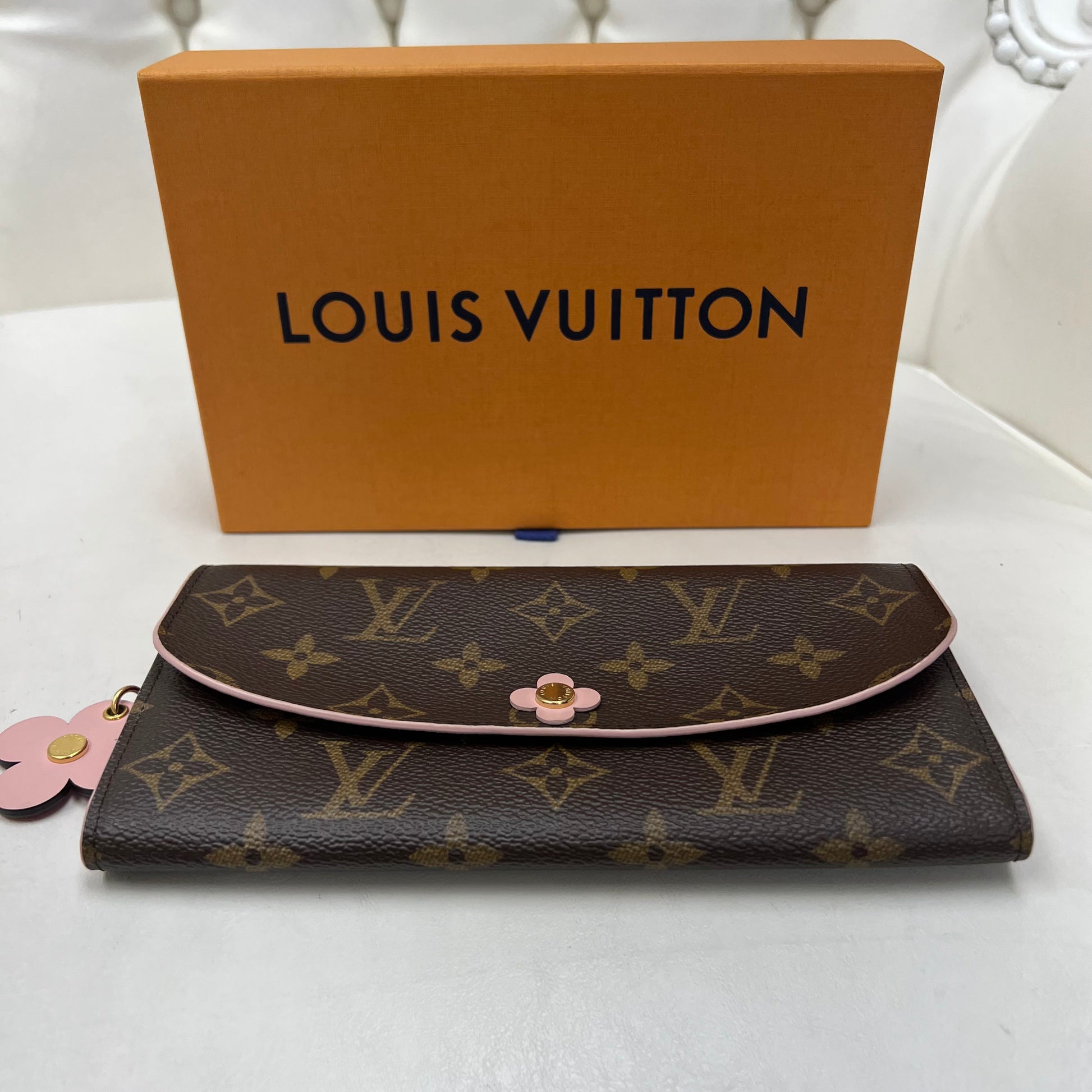 Louis Vuitton Monogram Bloom Flower Emilie Wallet with Box – J'Adore  Wakefield