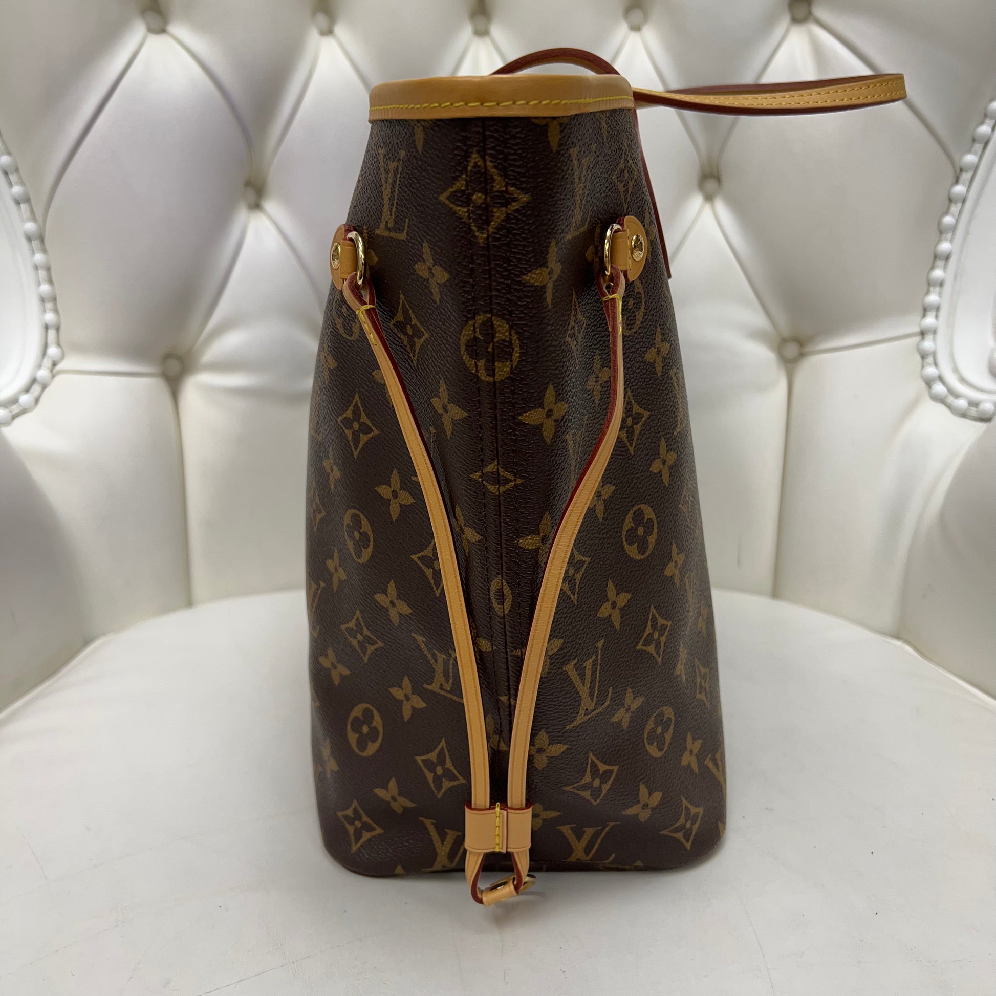 Louis Vuitton Neverfull MM Monogram Red – J'Adore Wakefield