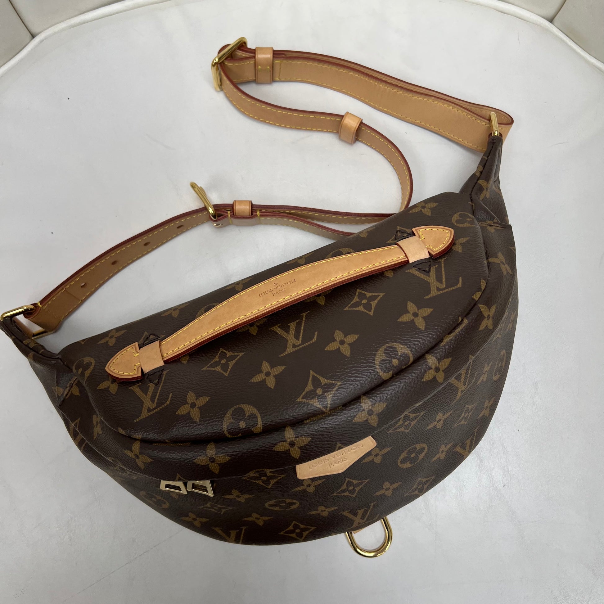 WOW!!! THE SIZE IS UNBELIEVABLE  LV MINI BUMBAG MONOGRAM 