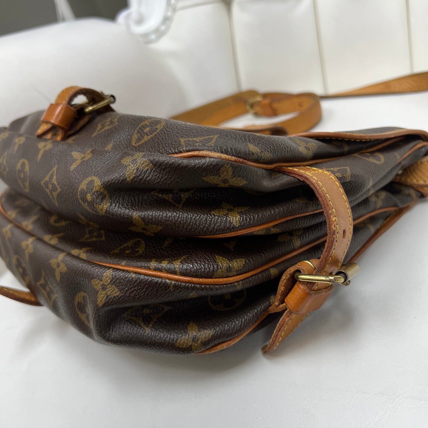 Louis Vuitton Saumur 30 Crossbody Monogram