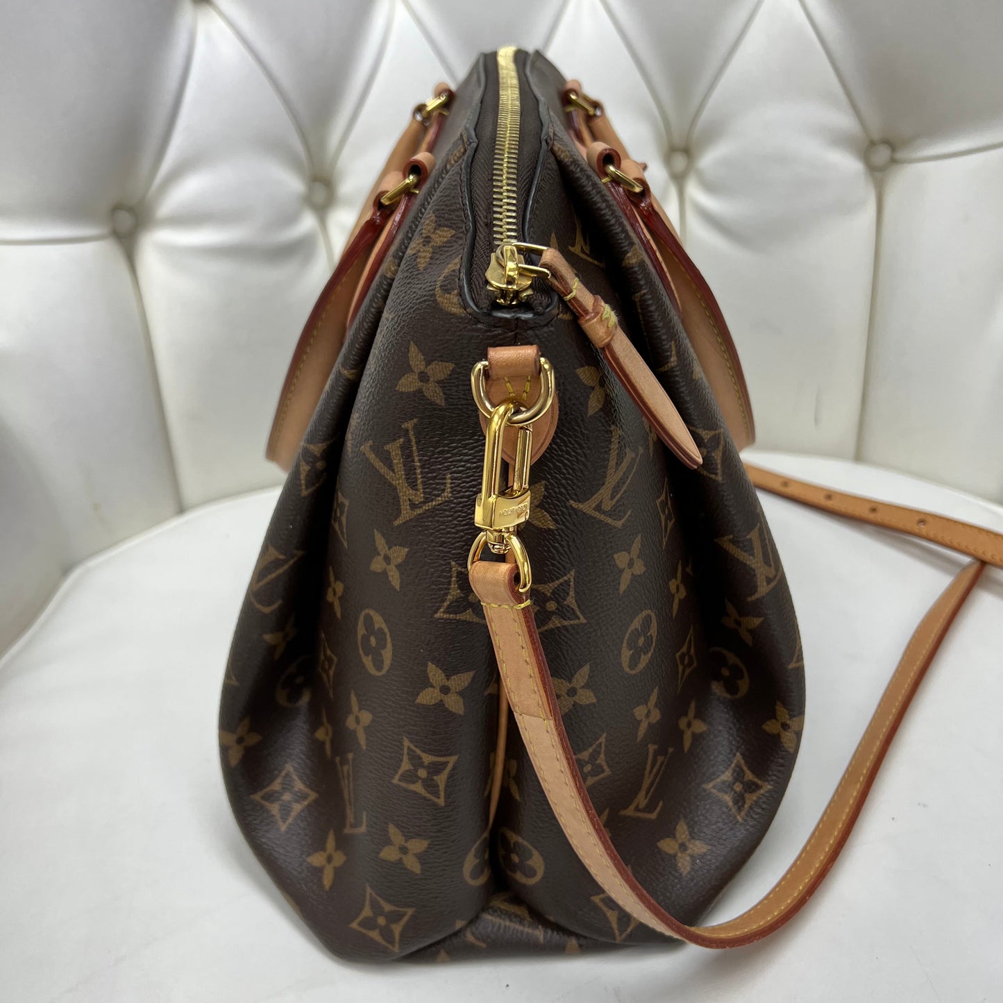Louis Vuitton Rivoli MM Monogram