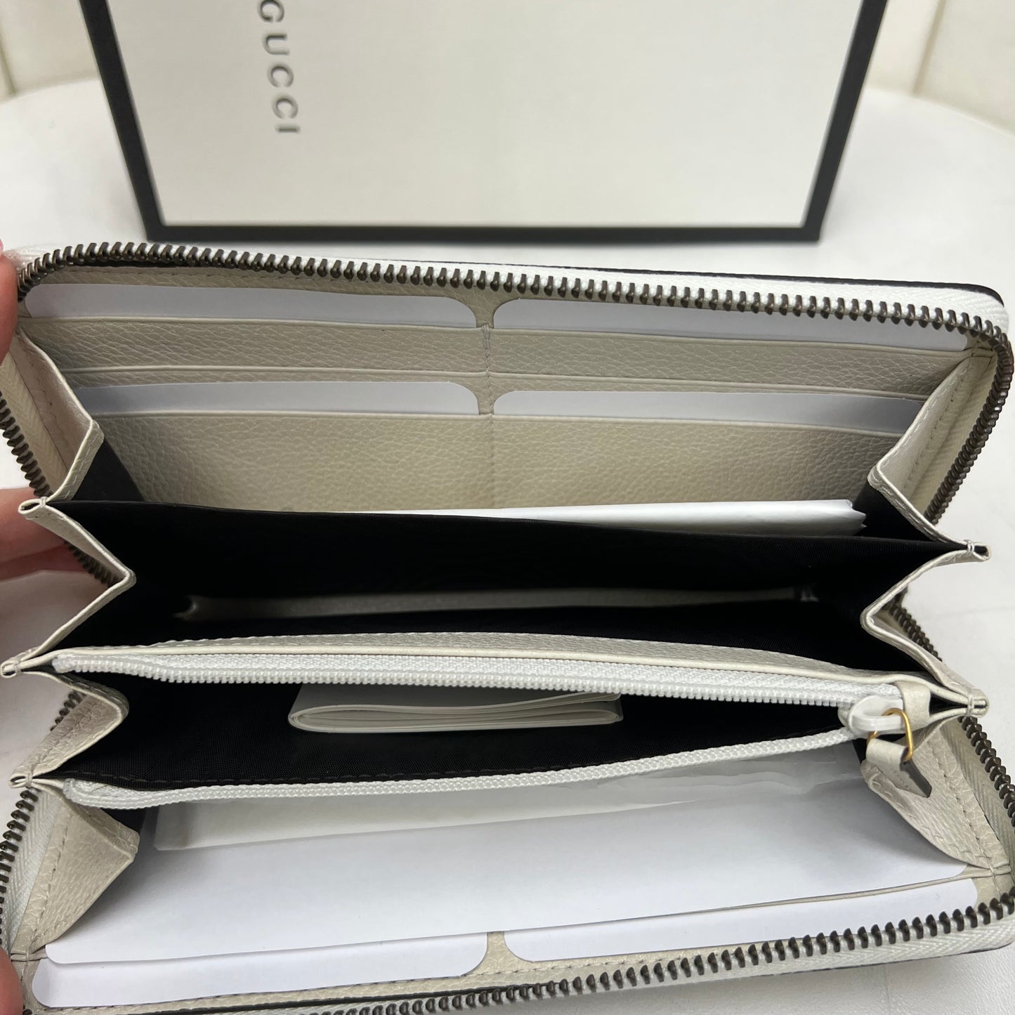 Gucci White Leather Zip Wallet