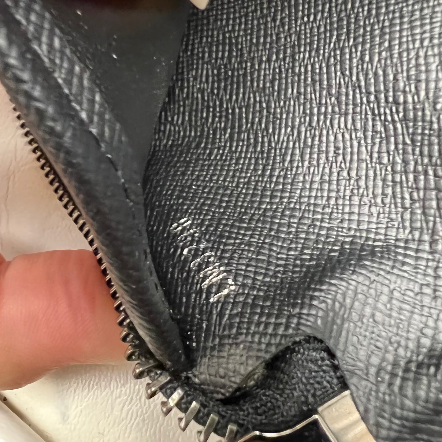 Louis Vuitton Zippy Wallet Vertical Monogram Eclipse