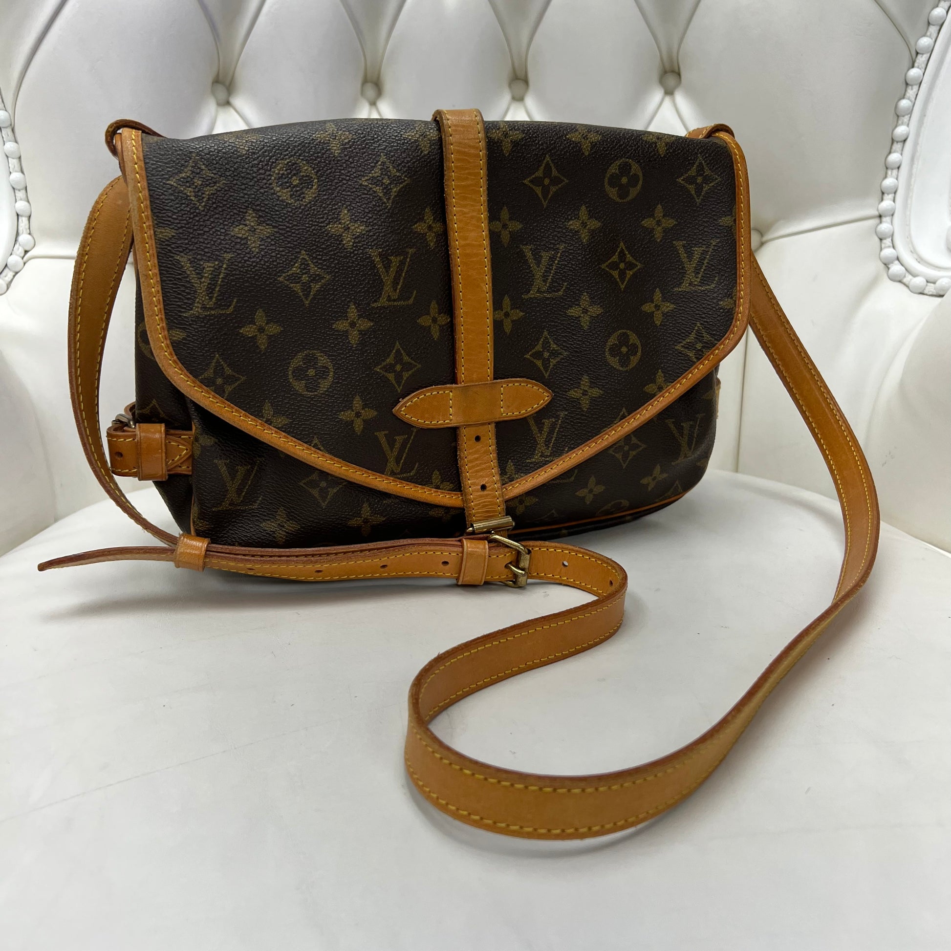 Louis Vuitton Saumur Crossbody Monogram – J'Adore Wakefield