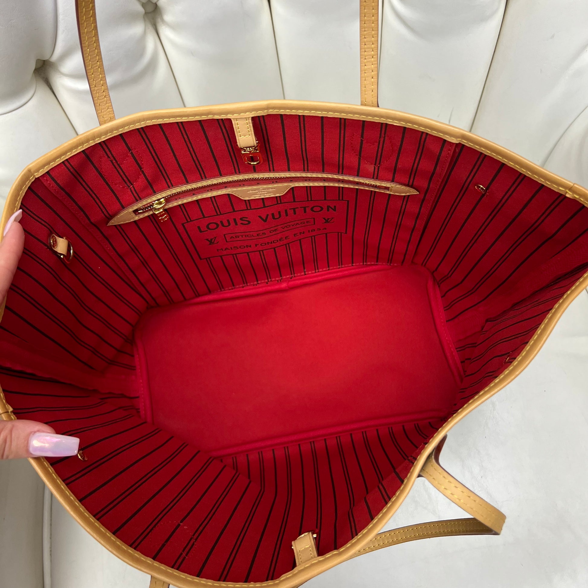 Red hot sale neverfull bag