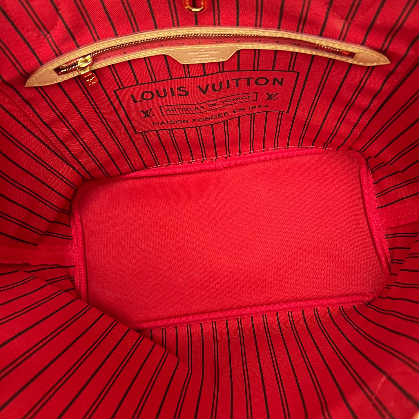 Louis Vuitton Neverfull MM Monogram Red
