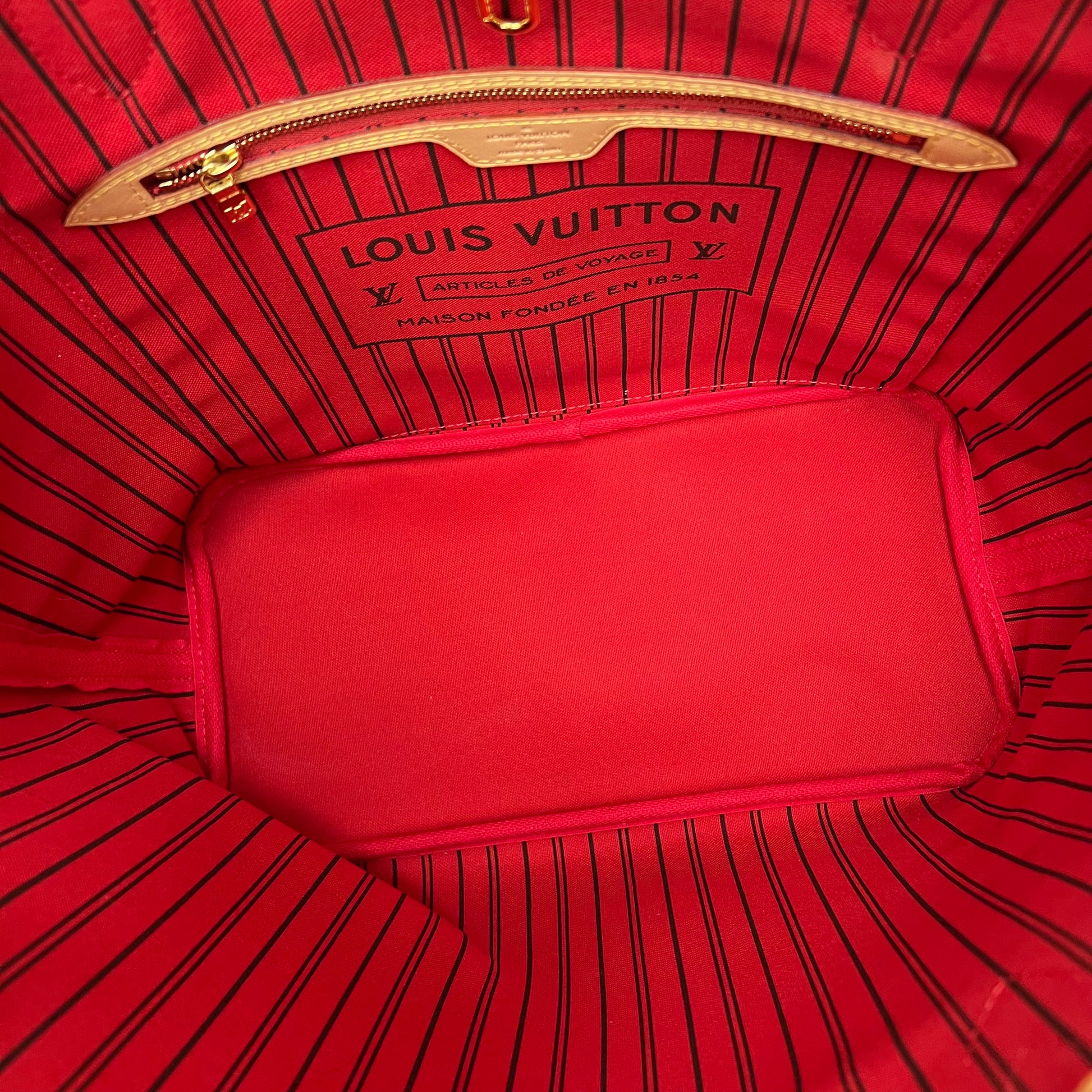 Louis Vuitton Neverfull MM Monogram Red – J'Adore Wakefield