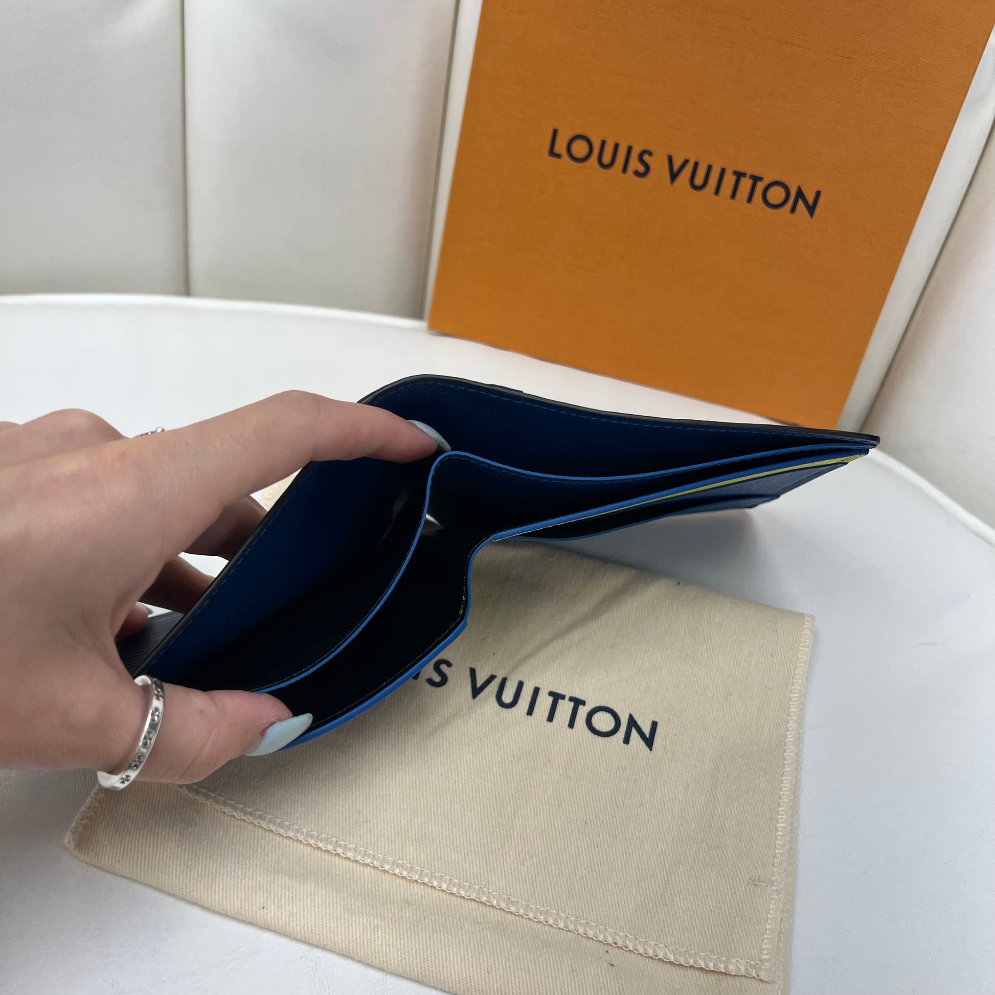 Louis Vuitton Mens Brazza Wallet - Gem