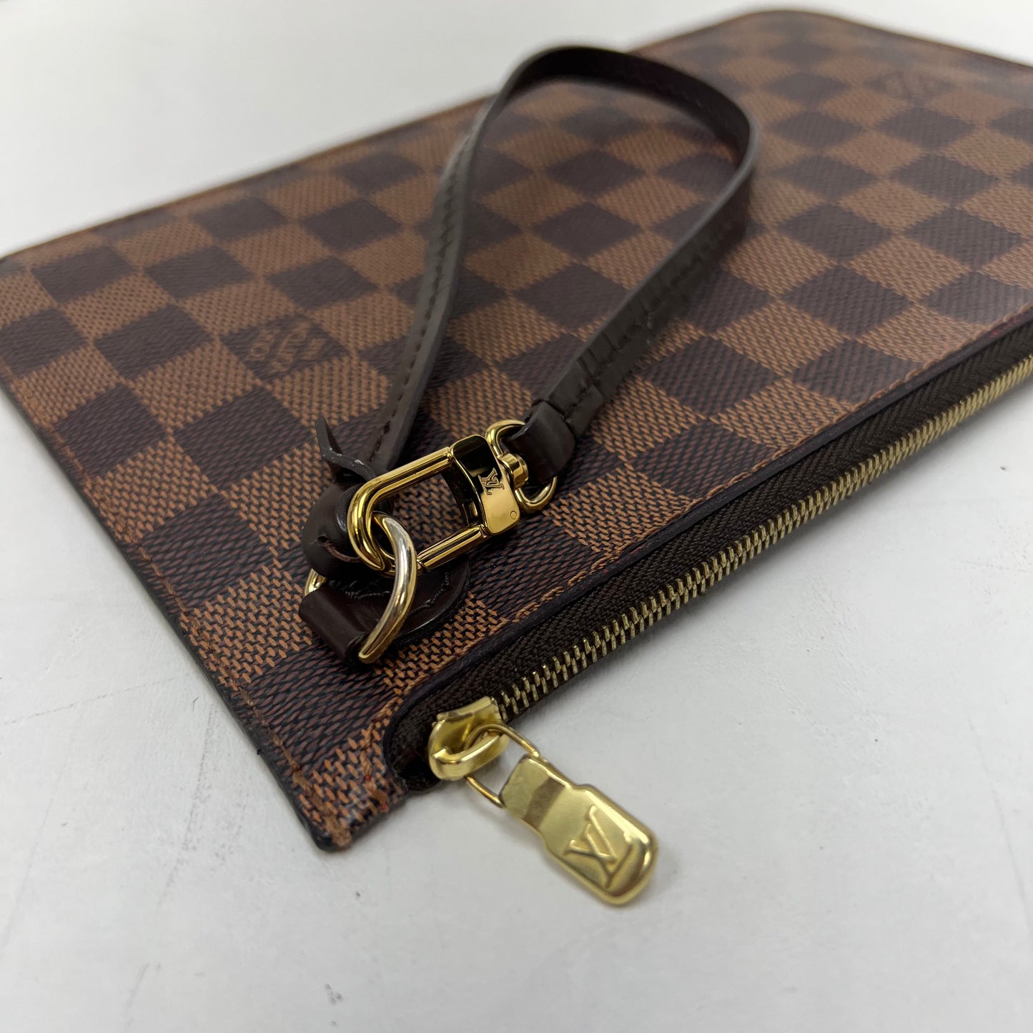 Louis Vuitton Neverfull Pouch Damier Ebene Red
